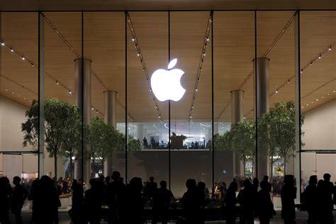 An in-person interpreter can be arranged by advanced request for. . Apple store opening hours